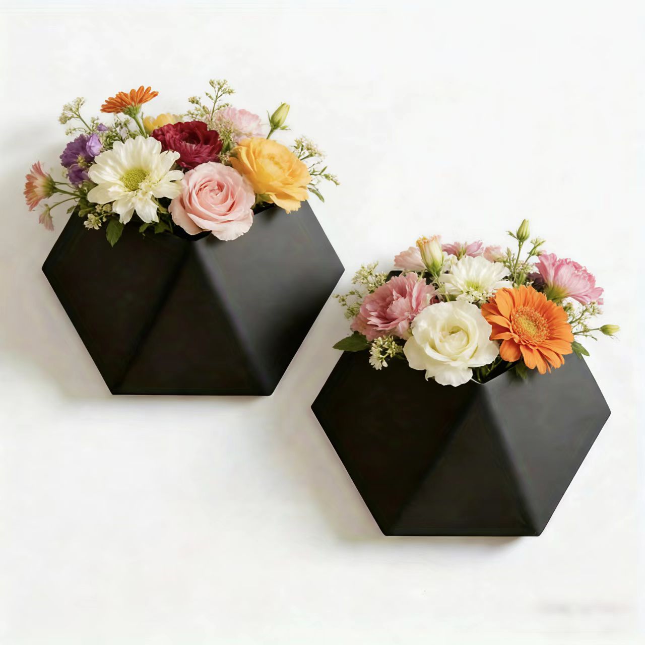 Vertical Wall Planter - Pot Bunga Dinding Heksagonal Hitam dengan
